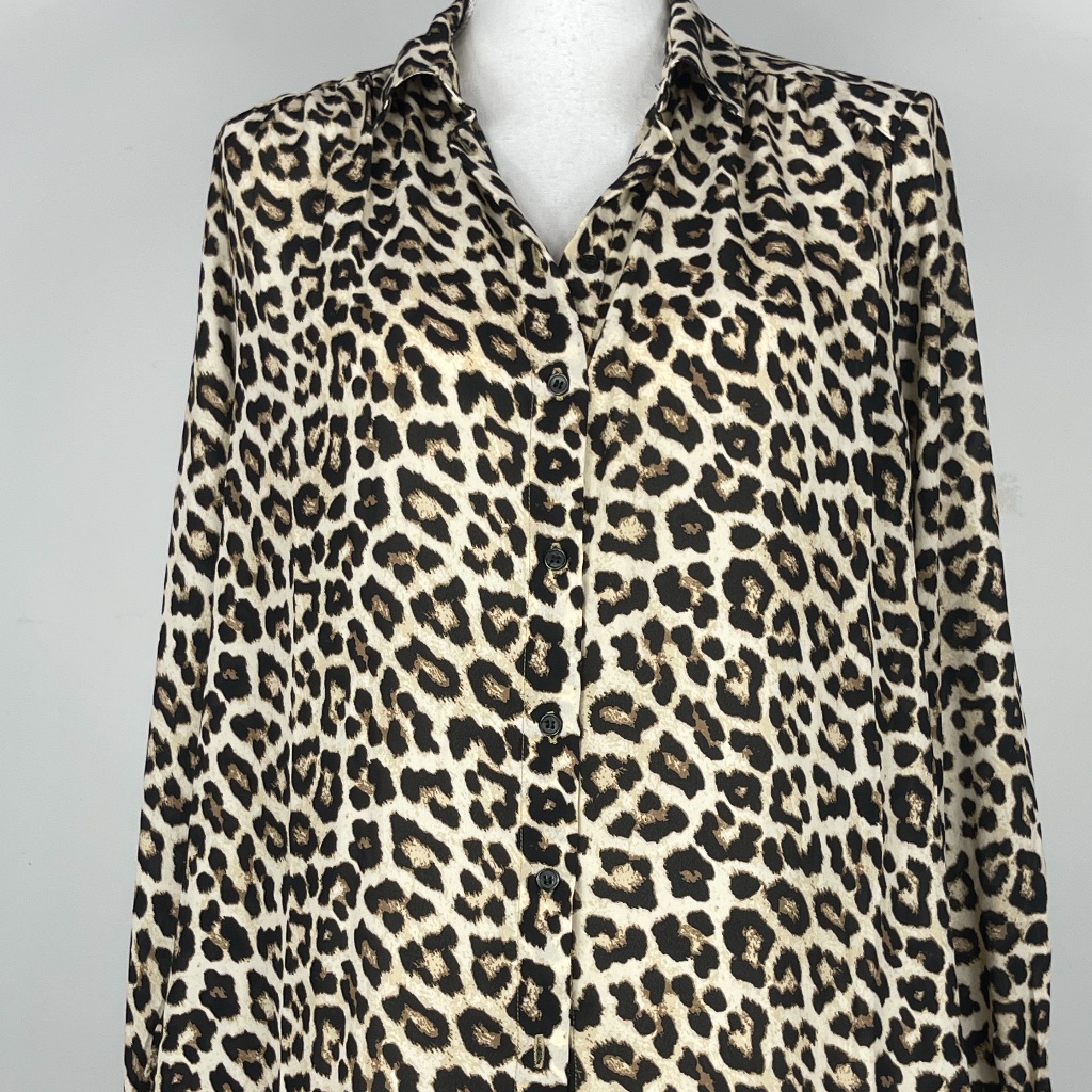 H&M Button Up Down Shirt $15 Excellent Condition